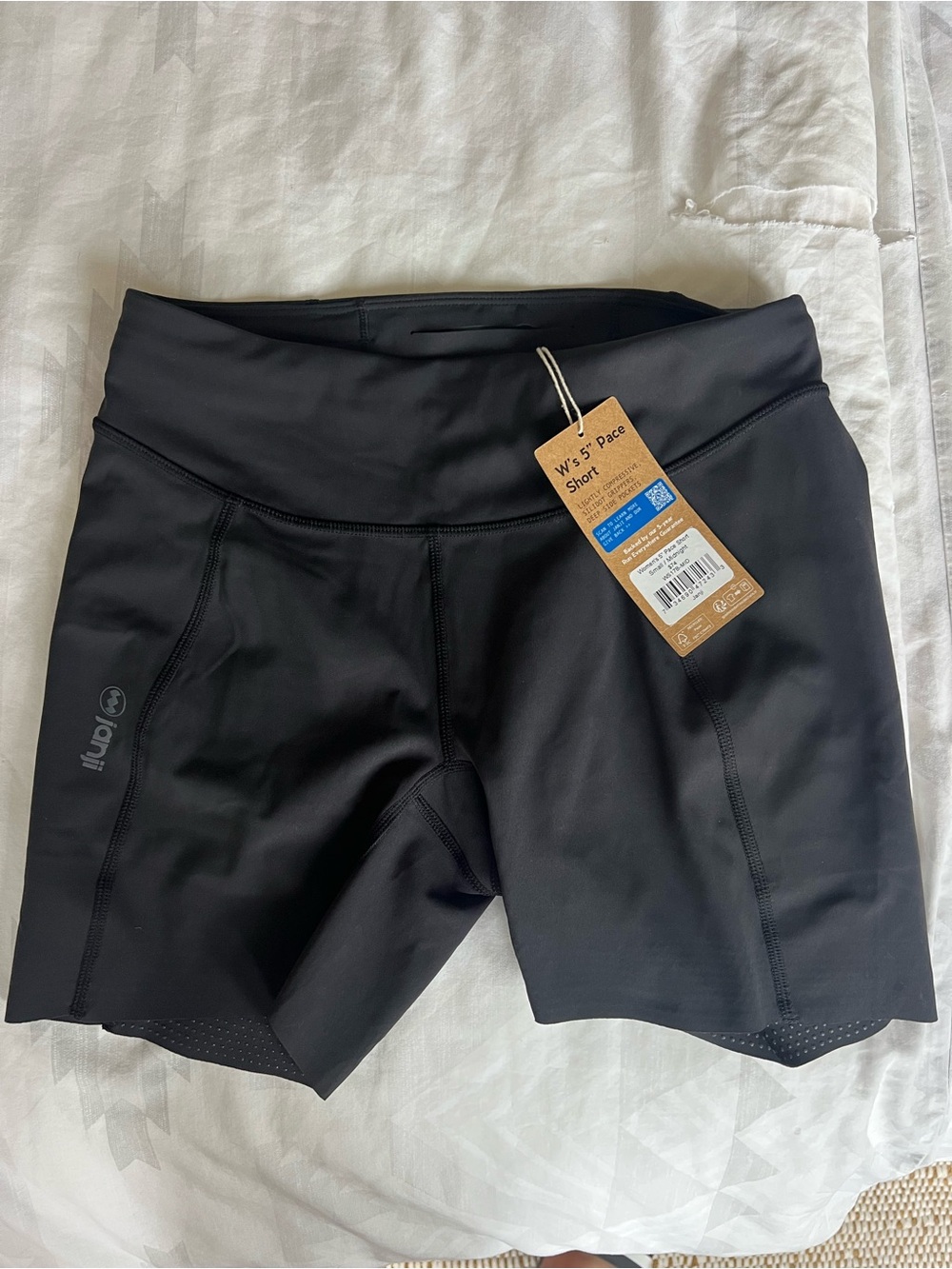 Janji Black 5" Pace Short